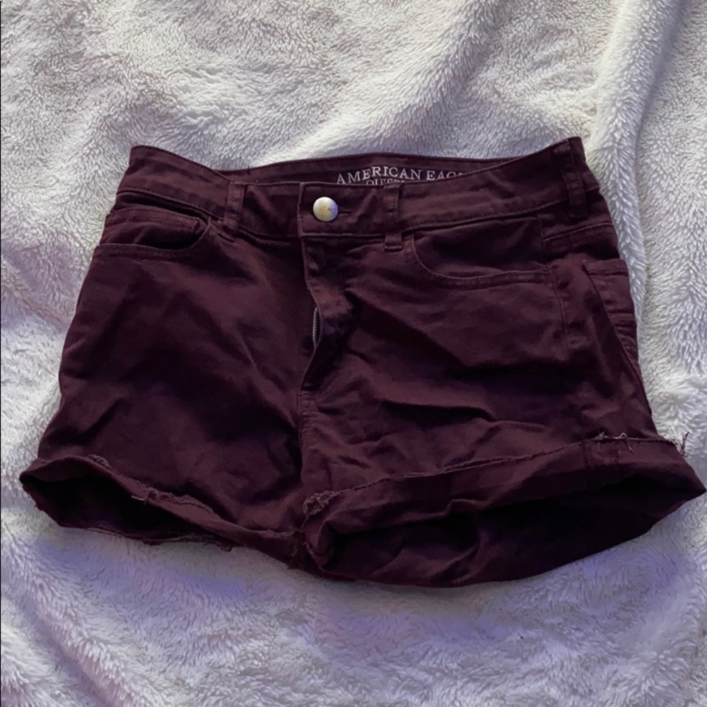 American eagle maroon shorts
